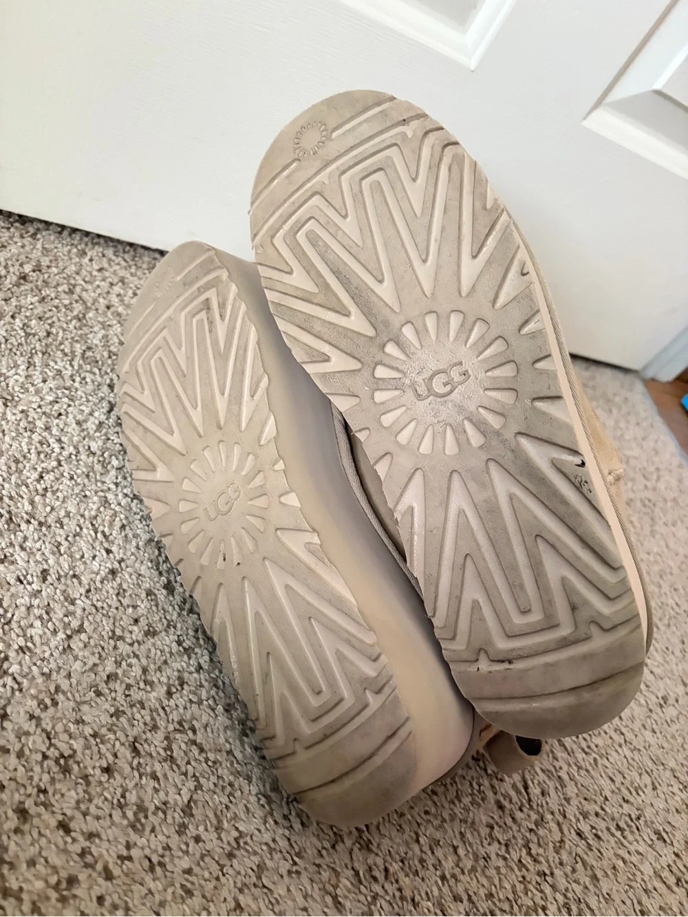 UGG ultra mini platform